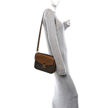 Reverse Monogram Pochette Metis