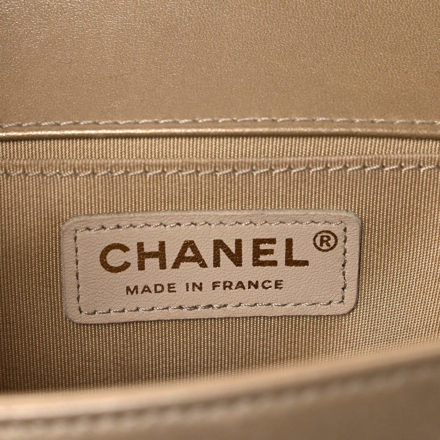 Metallic Lambskin Medium Scaled Boy Flap Gold