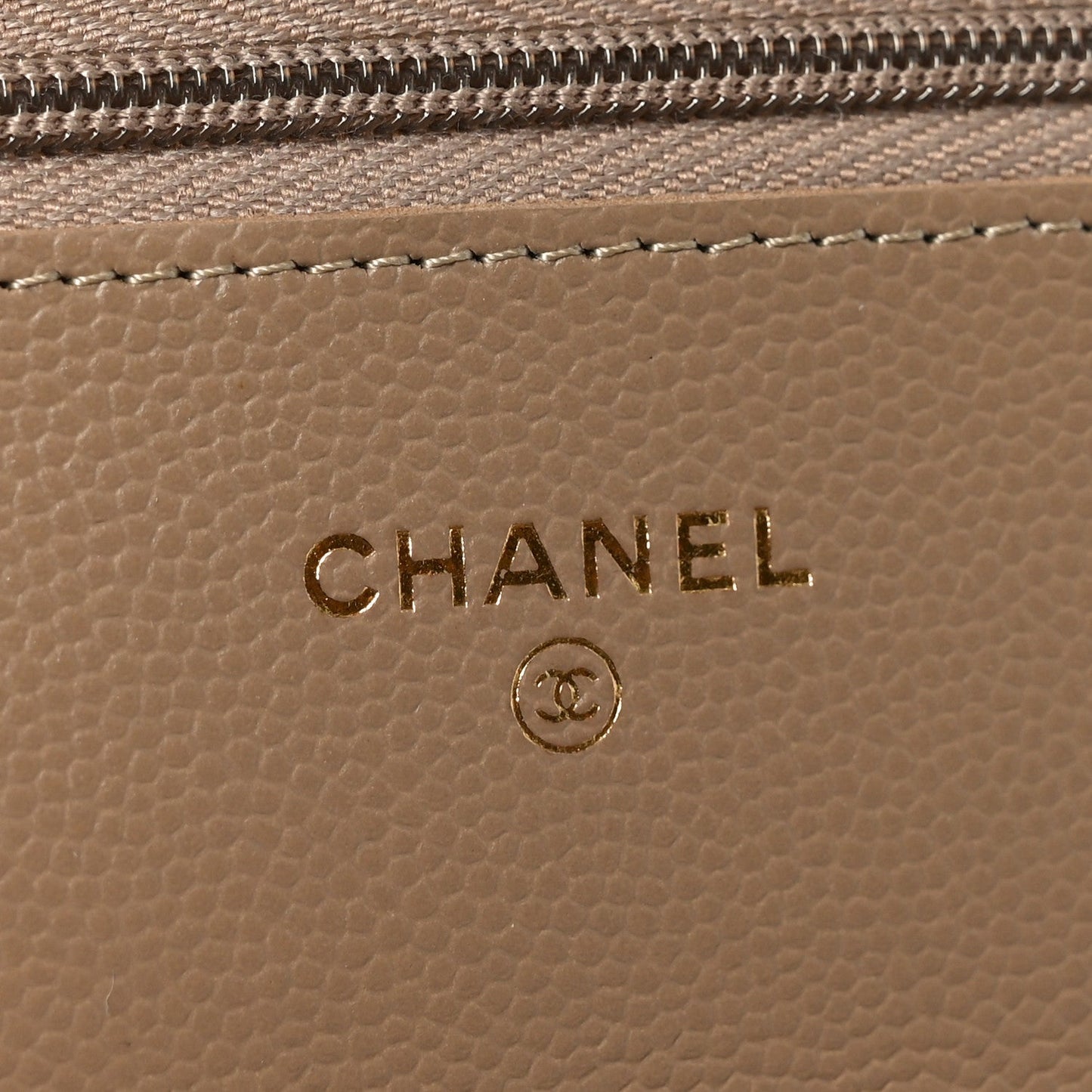 Caviar Quilted Wallet on Chain WOC Beige