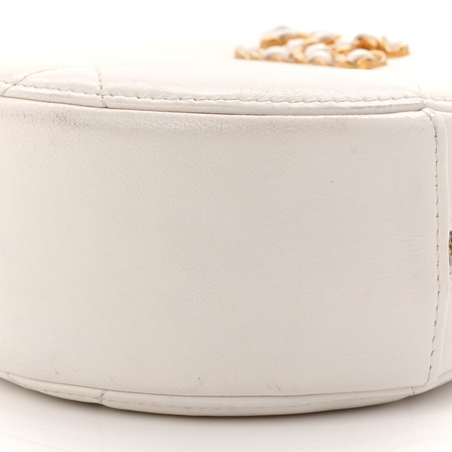 Shiny Goatskin Quilted Chanel 19 Round Clutch With Chain White