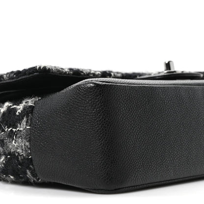 Caviar Tweed Houndstooth Quilted Medium Double Flap Black Grey