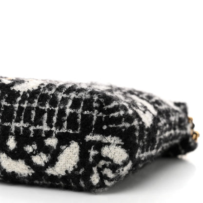 Cashmere Mini Chanel 22 Black White