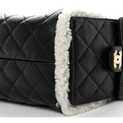 Crumpled Sheepskin Shearling Quilted Small Chanel 25 Handbag Black White